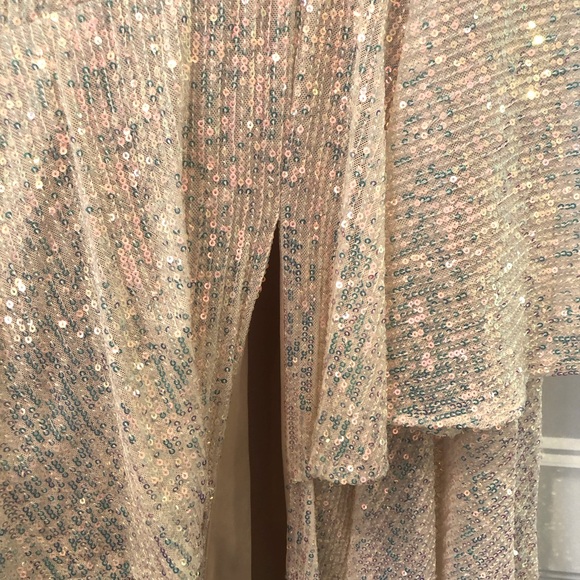 Mac Duggal size 2 Iridescent Sequin Ruffle Tiered Gown size 2 - Picture 5 of 7